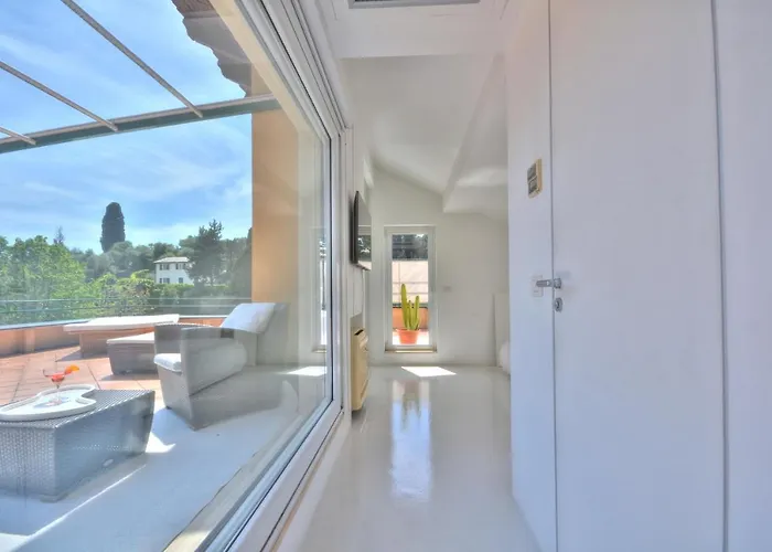 Penthouse Marina-seaview Jacuzzi And Terrace